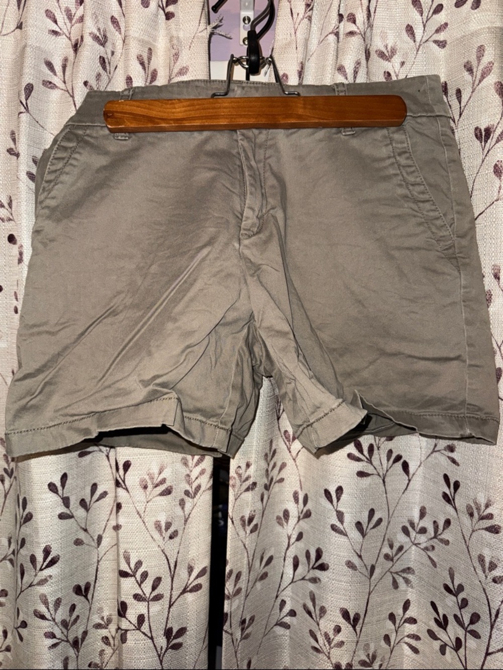 Women’s Casual Khaki Shorts - Liz Claiborne